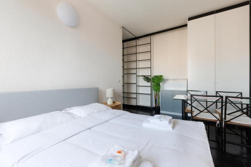 Corvetto M3 - Comfy Apt. with balcony!