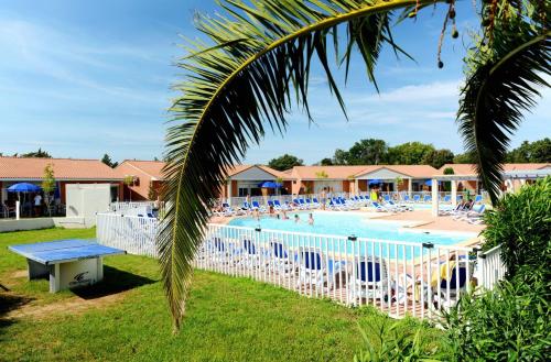 Résidence Odalys Côté Canal - Accommodation - Sallèles-dʼAude