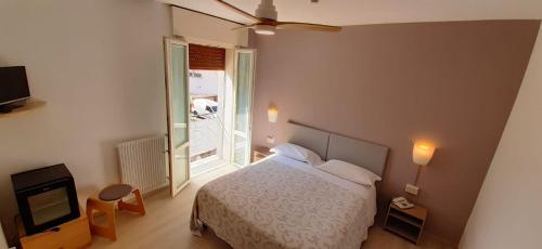 2 twin beds