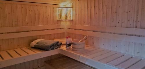 Sauna, luxuriose Ferienwohnung mit privatem Wellnessbereich in Dautphe