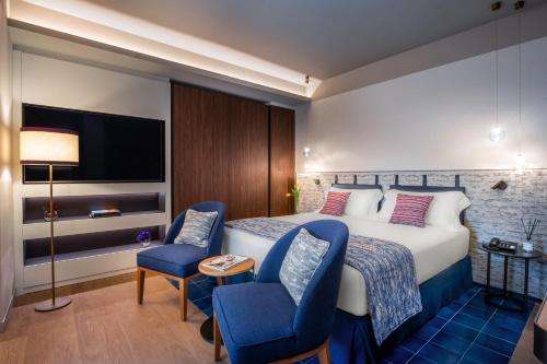 room detail thumbnail 1