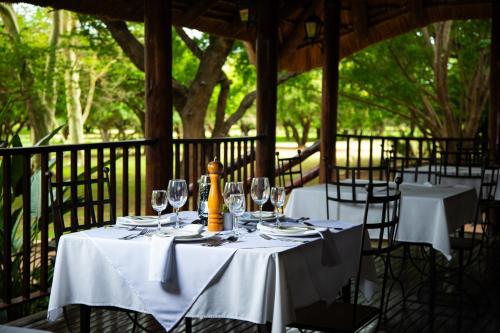 Restaurant, Falaza Game Park and Spa in Hluhluwe