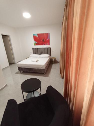 Elis Boutique Hotel - Tap to explore photos