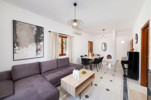 Klapas by PosarelliVillas in Krionerida
