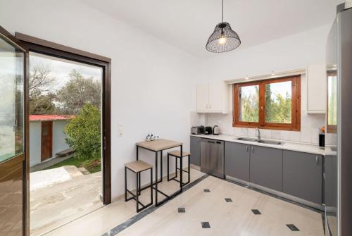 Facilities, Klapas by PosarelliVillas in Krionerida