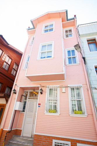 Rose Apartments – Istanbul, FL
