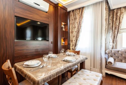 Rose Apartments – Istanbul, FL