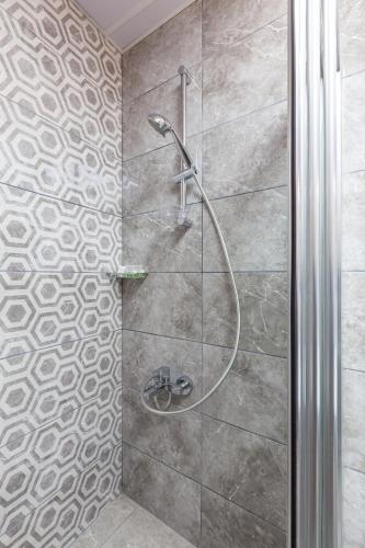 Rose Apartments – Istanbul, FL