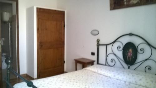 Standard Double Room image 8