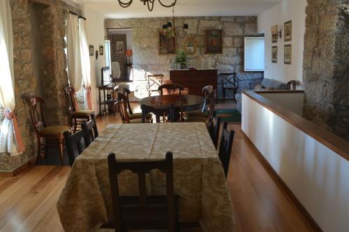 ห้องส่วนกลางสำหรับนั่งเล่น/ดูทีวี, Casas do Eido e Casa da Viuva in โมลาเรส