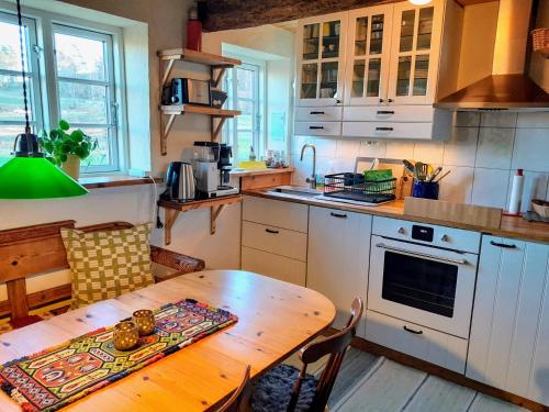 Brösarp Källagården Vedboden (Brosarp Kallagarden Vedboden) in Brosarp