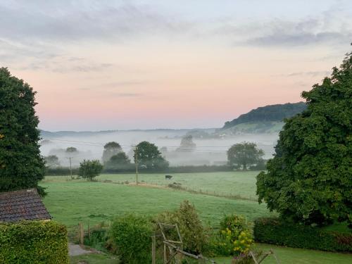 Luxury farmhouse in secluded Cotswold valley