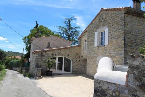 Maison de 3 chambres avec piscine partagee terrasse amenagee et wifi a Villeneuve de Berg - Location saisonnière - Villeneuve-de-Berg