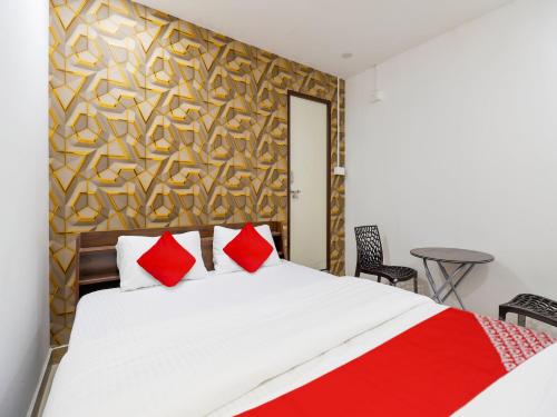 Super OYO Flagship Kompally Residency