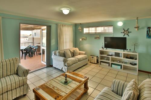 Three-Bedroom House image 6