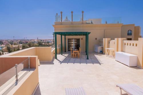 2-BR Penthouse with roof terrace in Abu Tig Marina