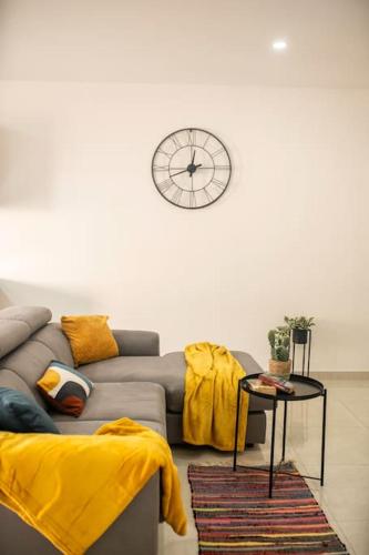 Modern, Bright & Spacious Apartment near the sea