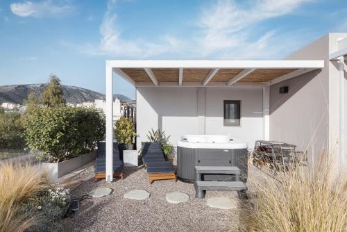 Glyfada Panoramic Penthouse - Tap to explore photos