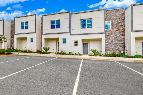The Azur Resort – Davenport, FL