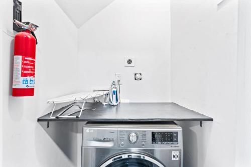 Rodeo Escape: Sleeps 8, Parking, Wi-Fi, Free Gym in Houston, USA