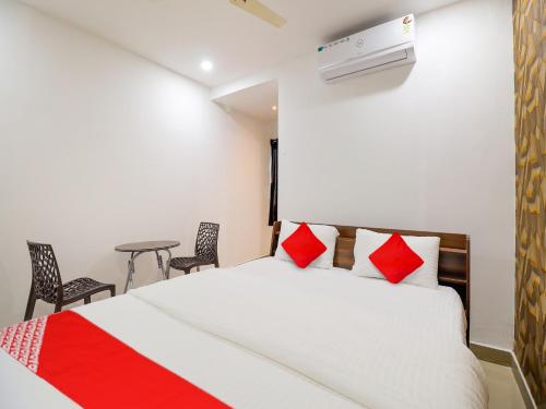 Super OYO Flagship Kompally Residency