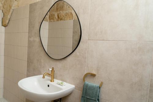 Charming & Stylish Historic Farmhouse with Pool Charming & Stylish Historic Farmhouse with Pool