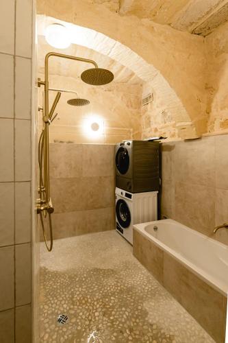 Charming & Stylish Historic Farmhouse with Pool Charming & Stylish Historic Farmhouse with Pool