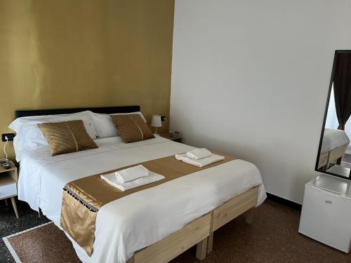 2 twin beds