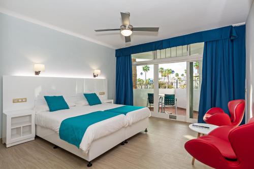 2 twin beds