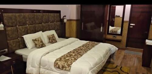 New Hotel Rajwada Best hotel in Ganganagar