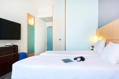 Ibis Como - image 13