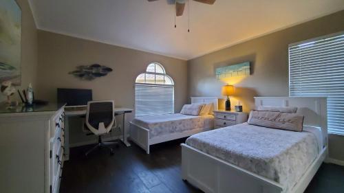 VIlla Gordian Naples Florida - image 2