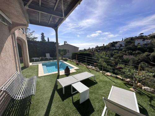 Villa Les Issambres, 5 pièces, 6 personnes - FR-1-768-67 - Accommodation - Roquebrune-sur-Argens