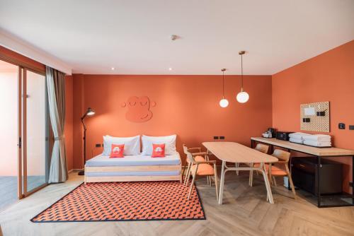 room detail thumbnail 1