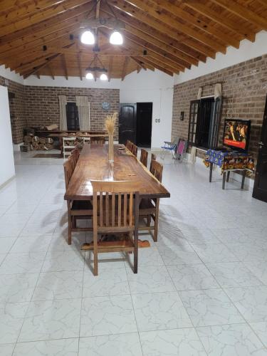 Shared lounge/TV area, Casa Quinta con Pileta in Roque Sáenz Peña