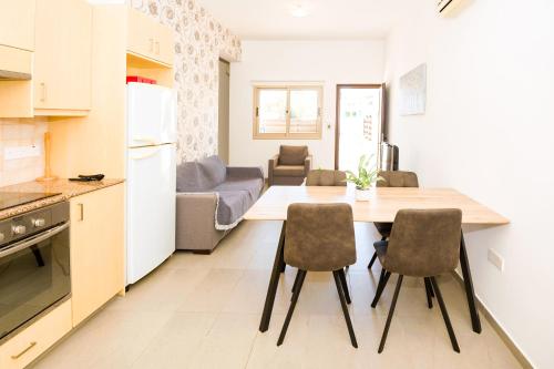 Bowker Apartment - image 4
