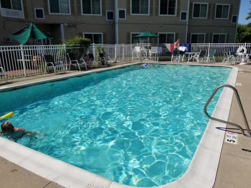 Country Inn & Suites by Radisson, Lake George Queensbury, NY