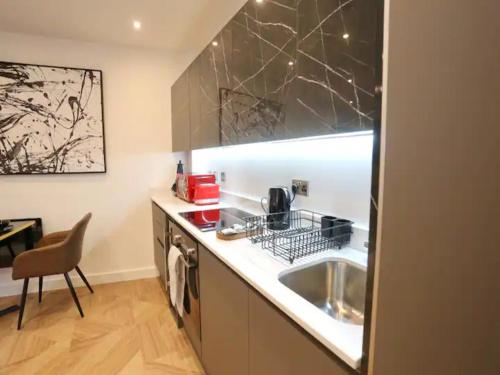 Pass the Keys Central 3 Bed Flat 8 Min Walk To City Centre Pass the Keys Central 3 Bed Flat 8 Min Walk To City Centre
