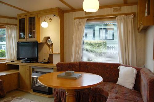 Little Oak Place Caravan A26 at The Woodlands