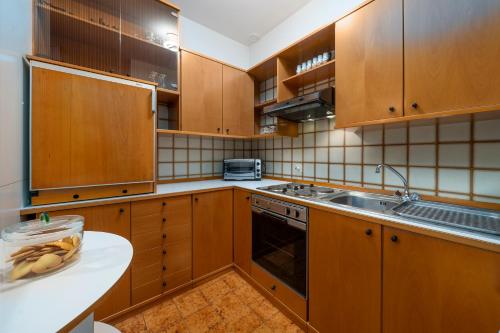 virtuve, GuestHost - Zoncolan Mountain Lodge in Ravascletto
