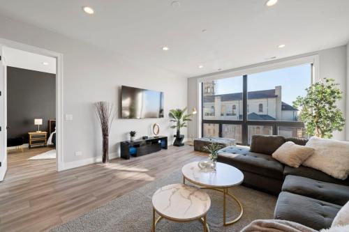 Insta-worthy 3bed 2bath Brand New Home w Balcony in Chicago, USA