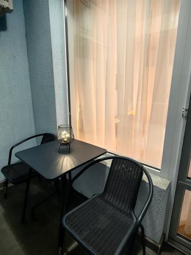 One-Bedroom Apartment image 1