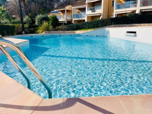 Maison de vacance Joy résidence avec piscine - Location saisonnière - Villeneuve-Loubet