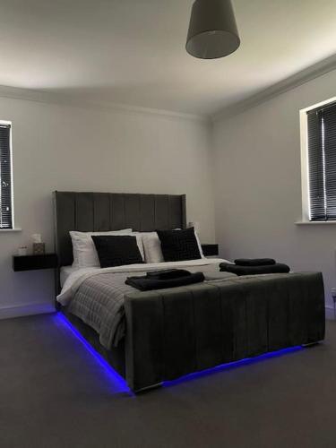 Modern 2 Bedroom House, Edinburgh. in Millerhill