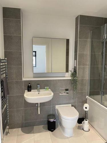 Vannituba, Modern 2 Bedroom House, Edinburgh. in Millerhill