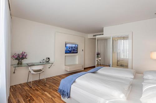 Deluxe Premium Room image 6