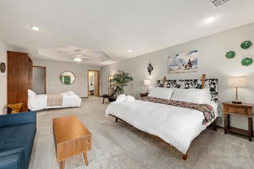 Hillside Hideaway - Lake Access - Hot Tub Hillside Hideaway - Lake Access - Hot Tub