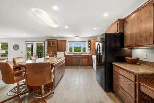 Hillside Hideaway - Lake Access - Hot Tub Hillside Hideaway - Lake Access - Hot Tub