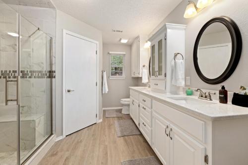 Hillside Hideaway - Lake Access - Hot Tub Hillside Hideaway - Lake Access - Hot Tub