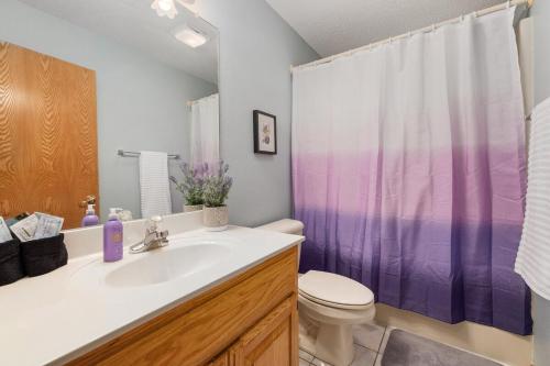 Hillside Hideaway - Lake Access - Hot Tub Hillside Hideaway - Lake Access - Hot Tub